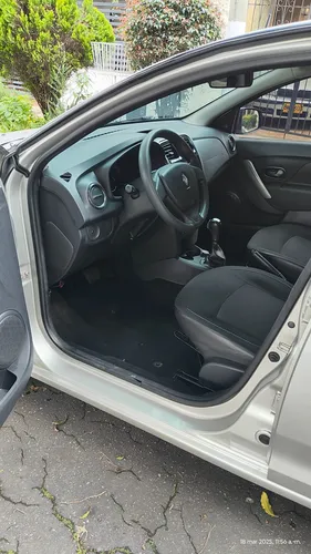 Renault Logan 1.6 Expression / Life +