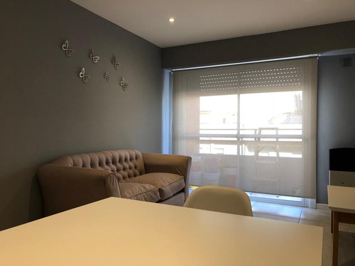 Imagen 8 de 14 de Vendo Departamento 2ambientes A La Calle Zona Centro