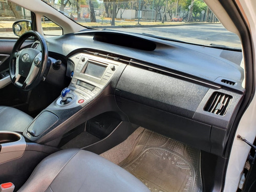 Imagen 8 de 15 de Toyota Prius 2015 Premium Qc Piel Factura De Agencia!!