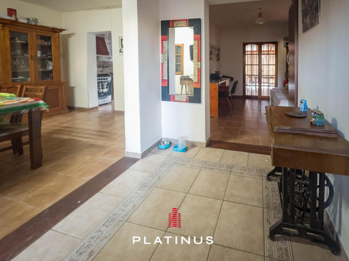 Casa En Venta En Barrio Juan B. Justo De 3 Dormitorios Apta Crédito