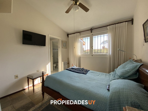 Punta Del Este, Importante Residencia Con Piscina Y Cancha De Paddle