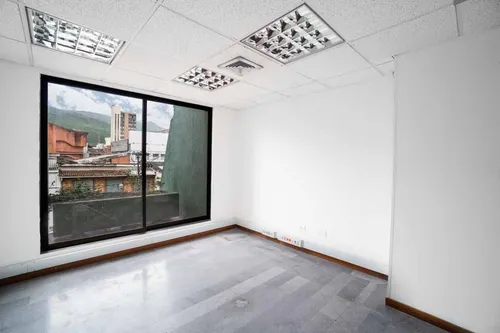 Oficina En Arriendo/venta En Versalles. Cod A1023065
