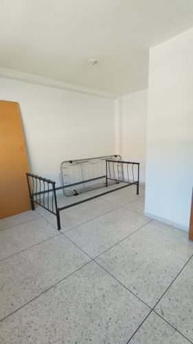 Venta Propiedad Multifamiliar Con 4 Aptos. + Uno Por Terminar. Ma. Fda. Varela