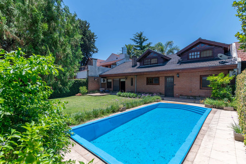 Casa En Venta 4 Amb Cochera,jardin,pileta Quilmes