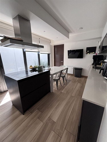 Casa En Venta De 4 Dorm. En Lo Barnechea Valle Escondido