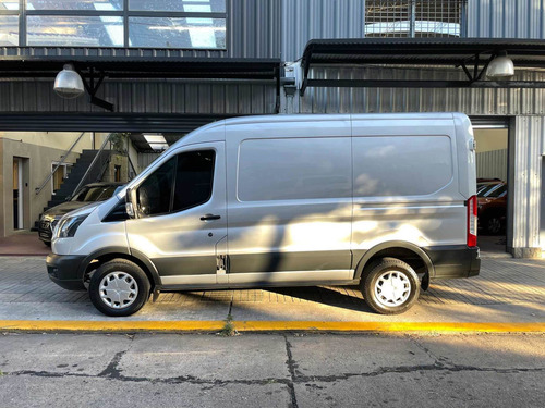 Imagen 2 de 12 de Ford Transit 2.2 Furgon Mediano 350m /// 2018 - 237.000km