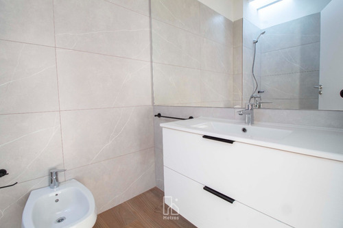 Venta Casa Carrasco - 3 Dormitorios - Living + Comedor -3 Baños -jardín Parrillero - Cochera