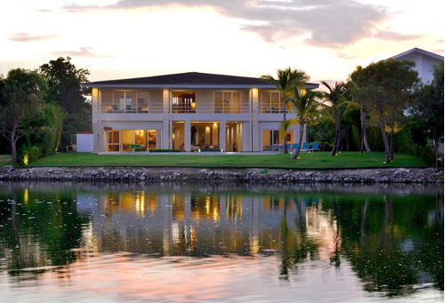 Vendo En Punta Cana Lujosa Villa Frente Al Campo De Golf 