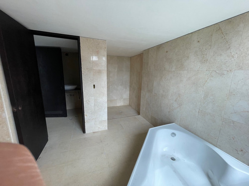 Imagen 2 de 10 de Vendo Ph 318 M2 + 318 M2 De Terraza En Urb. Mirador De Los Campitos