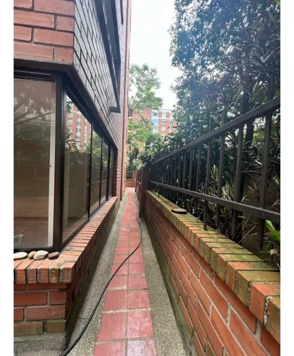 Apartamento Para Remodelar Oviedo En El Poblado Con Increible Terraza