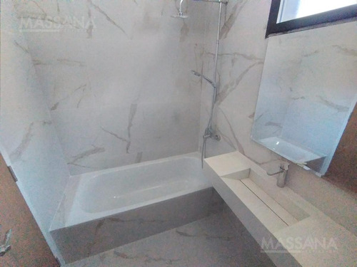 Venta De 2 Ambientes Al Frente Con Balcon En Palermo