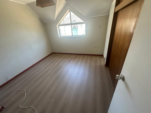 Casa En Venta De 4 Dorm. 3 Baños En Concepción