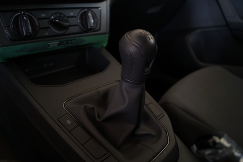Imagen 13 de 15 de Seat Ibiza Reference Rojo 2021