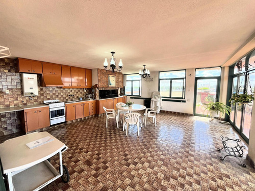 Venta Casa En Primer Piso Quincho Completo Con Pileta En Terraza Apto Crédito En Zona Sur