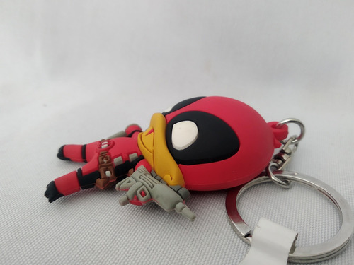 Imagen 3 de 3 de Llavero Deadpool Monogram