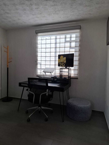 Casa En Venta De 2 Recámaras En Ciudad Del Sol Queretaro