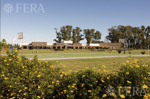 Venta De Terreno De 2500 M2 En Campos De Roca Ii