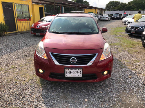 Imagen 4 de 13 de Nissan Versa 2014 1.6 Exclusive At Sedán
