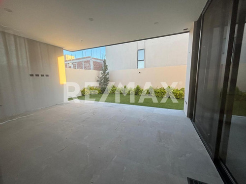 Casa En Venta En Condominio El Campanario Norte