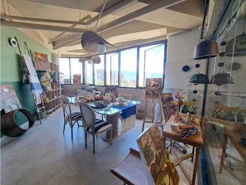 Excelente Local Comercial Distrito Avignon 25 Mt