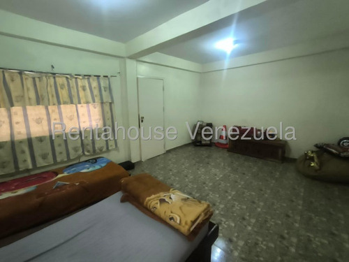 Bella Casa Duplex Ubicada En Conjunto Cerrado Con Vigilancia 24 Hrs, Sala Comedor Concepto Abierto, Cocina Empotrada Moderna Con Tope De Cuarzo,area De Faena, Patio,terraza Con Escaleras Independiente