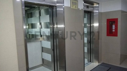 Pent-house En Venta En La Urbanización Miranda Mg 95
