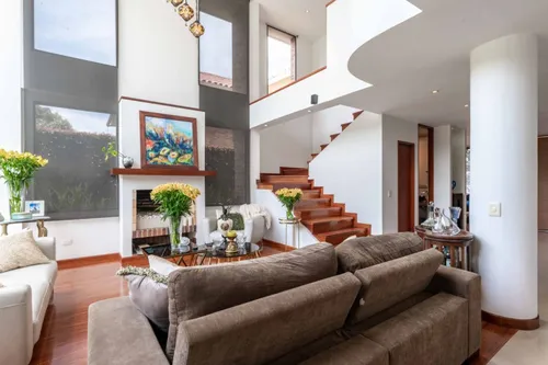 Casa En Venta En El Tejar. Cod V8390
