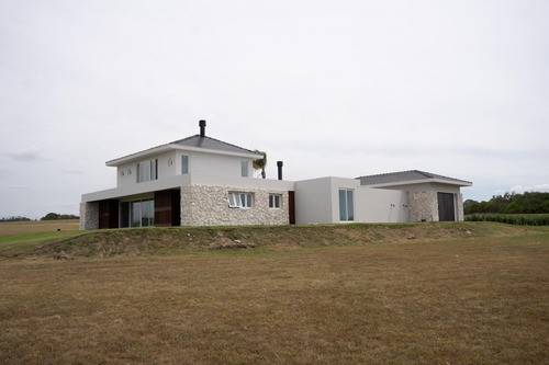 Casa En Las Garzas