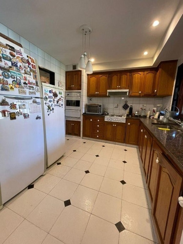 Imagen 7 de 14 de Chalet De 6 Ambientes En Venta - Castelar Norte