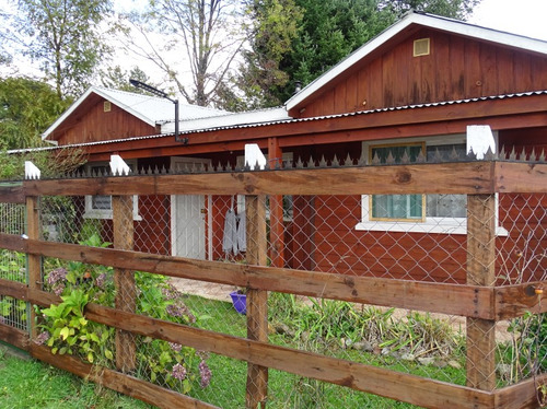 ¡parcela En Cunco: 5000 M² Junto A Zona Urbana Con 3 Casas!
