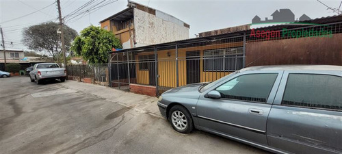 Casa En Venta De 4 Dorm. En Copiapó
