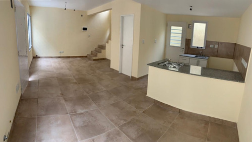 Imagen 3 de 8 de Departamento Tipo Duplex 3 Ambientes Con Cochera