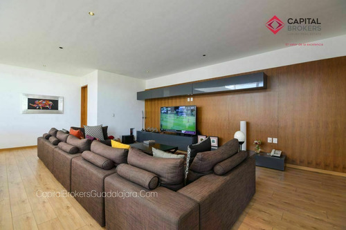 Casa De Lujo En Venta Con Alberca En Zotogrande Zona Andar