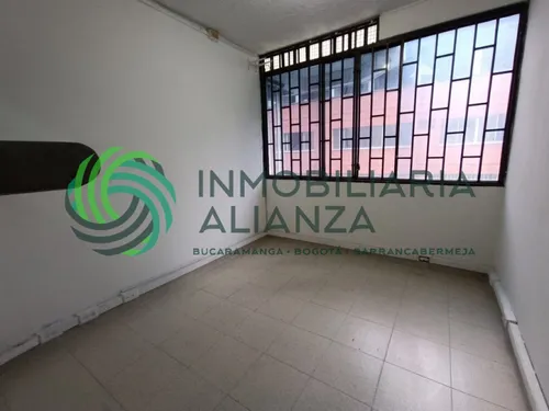 Local En Arriendo En Antonia Santos. Cod A13113