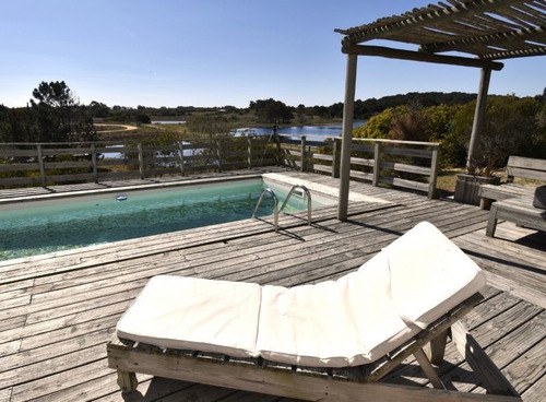 Casa En Venta De 3 Dormitorios En Jose Ignacio