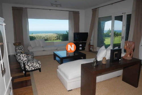 Casa En Venta Y Alquiler, Pinares, Punta Del Este, 8 Dormitorios.- Ref: 209507