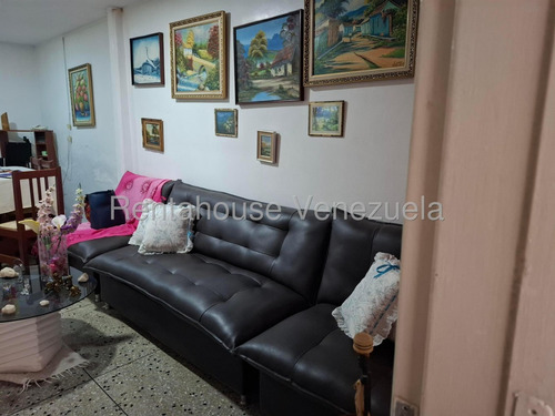 Casa De Dos Plantas En Venta En Via El Ujano Barquisimeto Lara Rc
