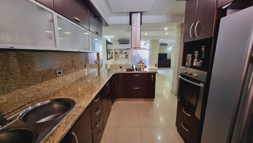 Imagen 6 de 14 de 162104 Lerry Paez 0414-9408606 Venta Townhouse Res Villas Iñaki Naguanagua Solo Clientes