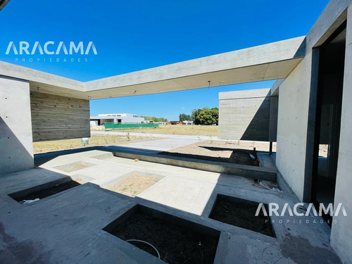 Imagen 4 de 20 de Casa En Venta En Lares De Canning - Canning