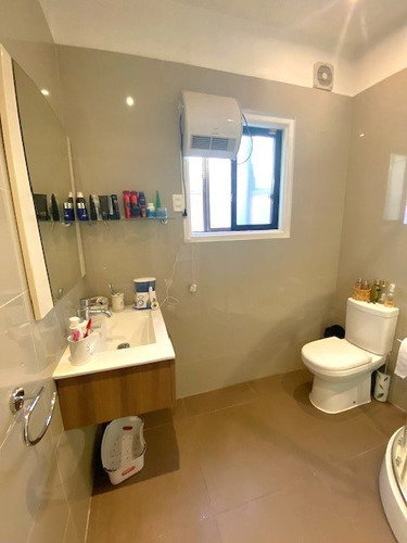 Casa En Venta De 4 Dorm. En Ñuñoa