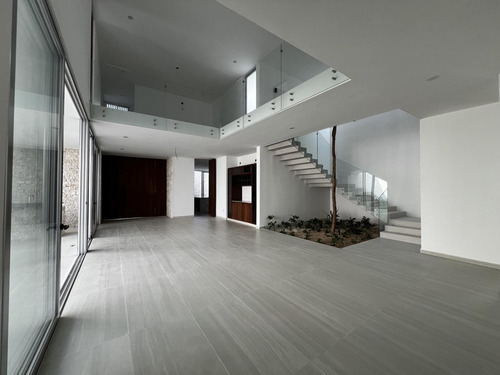 Casa En Venta Merida, En Privada, Con 562 Mt De Construccion