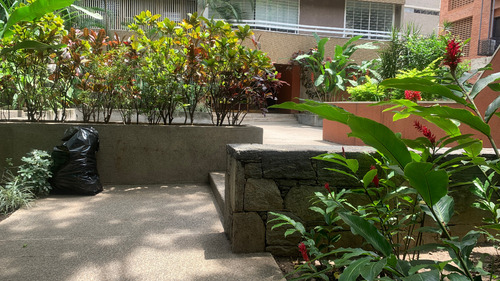 Venta De Apartamento De 4h 3b 2p Av Las Acacias