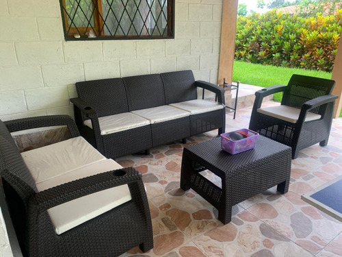 Alquilo Corta Estancia Casa Campestre Quinta Vacacional Silanche Vía Los Bancos 3 Cuartos, 2 Baños, Parqueadero, Amoblado, Area Común, Piscina, Canchas, Serv Básicos, Clima Cálido A 2hrs De Quito