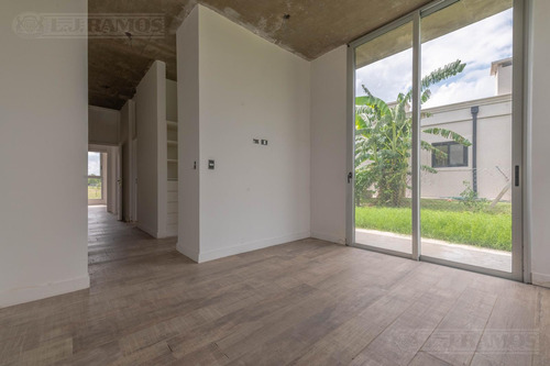 Casa En San Sebastián Área 2 Mb