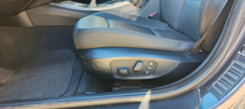 BMW 323i 2.5 323 sedan Executive m/t