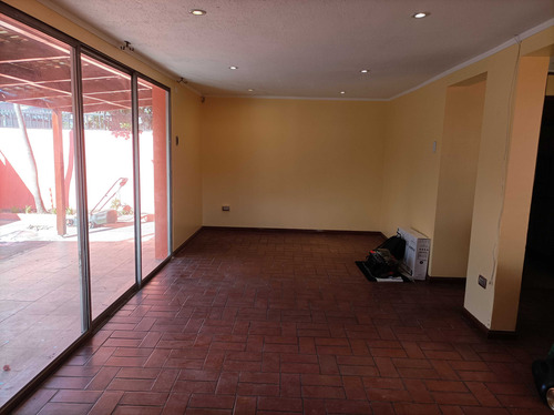 Casa En Venta. Villa Santa Carolina, Macul (107798)