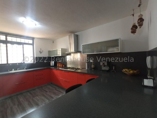 Monicam 23-424 Imponente Townhuse Anclado En Zona Privilegiada, Exquisita Ambientación, De Impecable Diseño, Propiedad De Tipo Duplex Con Amplitud En Sus Niveles De Bella Arquitectura