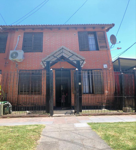 Casa En Venta - 3 Dormitorios 2 Baños 1 Cochera - 180mts2 - La Matanza