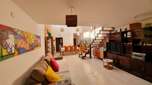 Refúgio Exclusivo Em Atibaia: Casa De Arquitetura Única No Coração Do Jardim Floresta!! Abaixo Da Avaliação!! (avaliada Em R$ 1.7k)