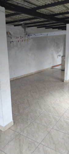 Vende-se Uma Casa Térreo E Primeiro Andar, Em Pernambués